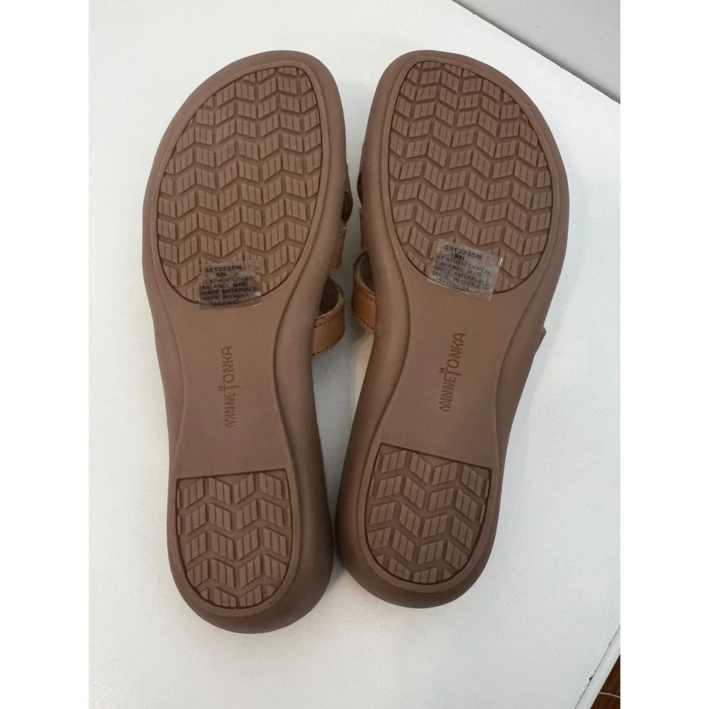 Minnetonka Sunny Thong Womens 9N Brown Leather Crisscross Strap‎ Sandals NIB